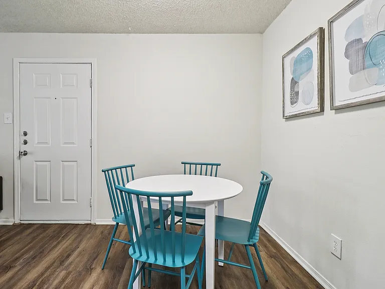 A2 Dining room from kitchen
