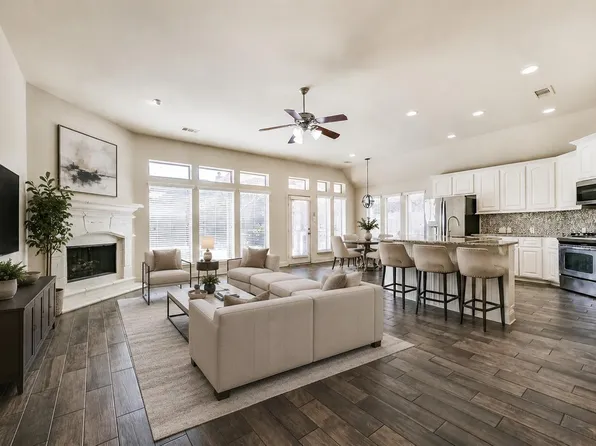 2919 Silhouette Bay Dr, Pearland, TX 77584