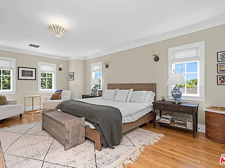 379 N Ridgewood Pl — Photo 21
