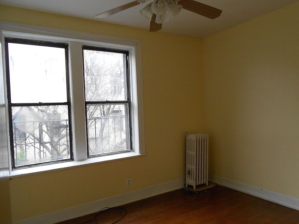 1st image of 45-28 40th St #2R