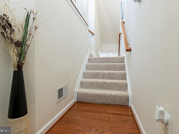 3rd image of 7620 Timbercross Ln