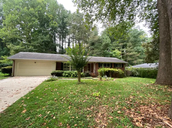 745 Holly Dr, Gainesville, GA 30501