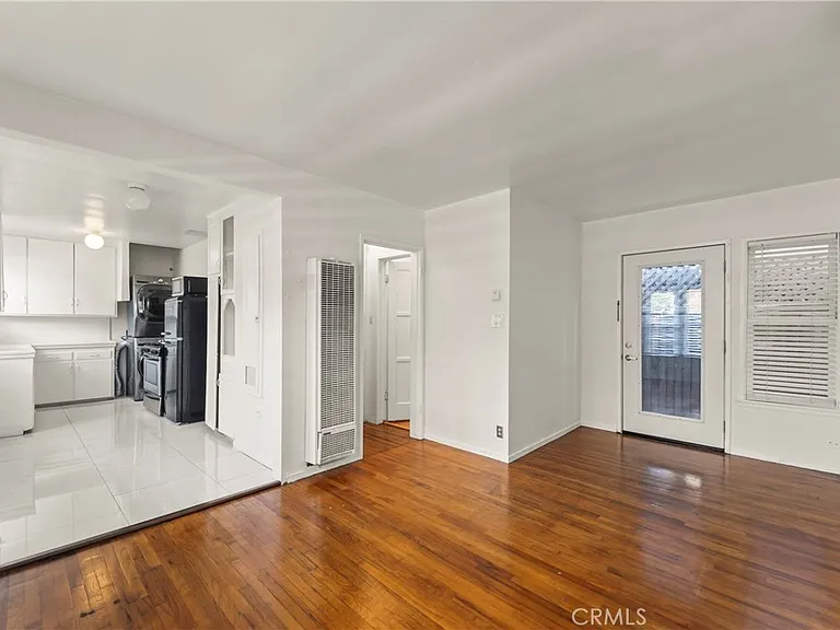 425 Venice Way #1/2 — Photo 4