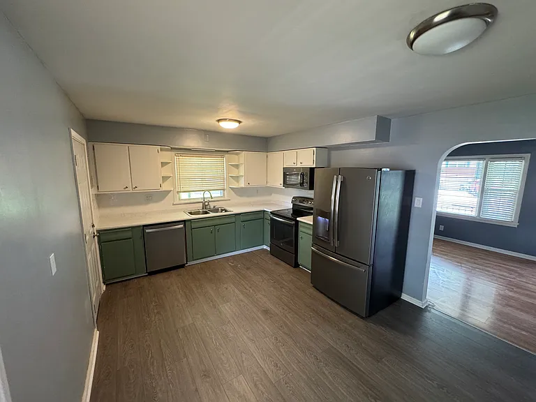4415 Mann Ave — Photo 6