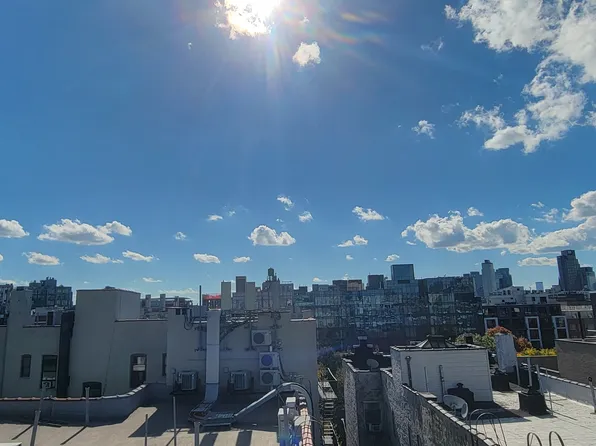 11-52 44th Drive image 12 of 15