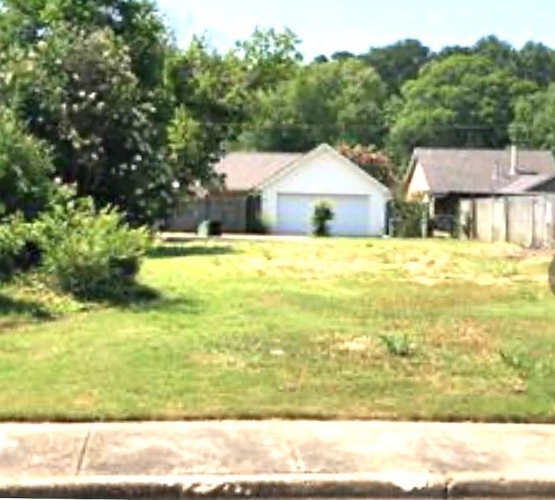 2nd image of 3836 Cedar Ave