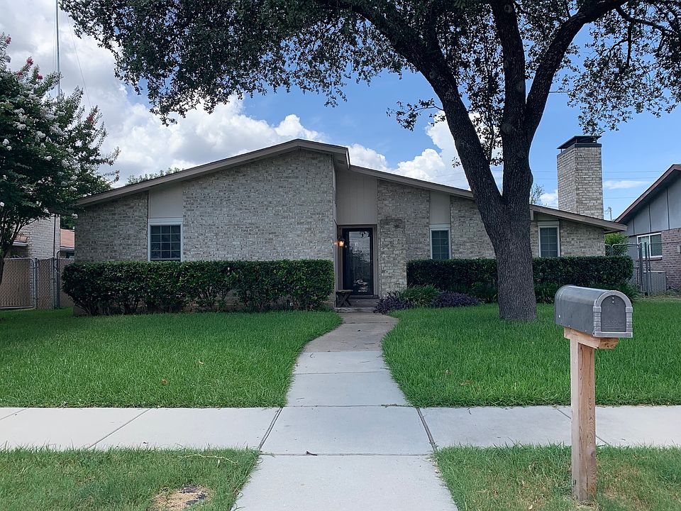 1st image of 734 Echo Dr