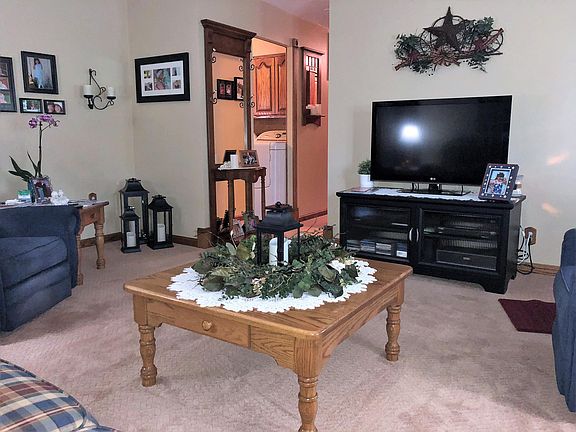 3rd image of 750 Gilmore Dr