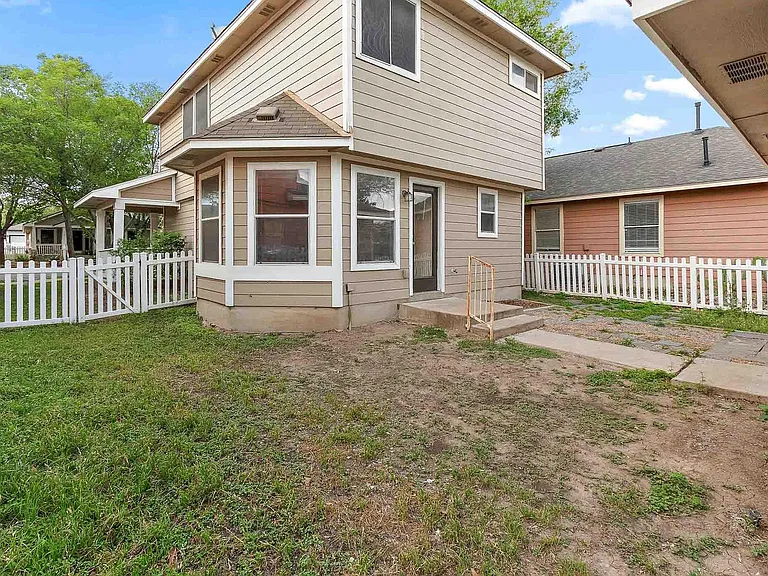 280 Strawn — Photo 21