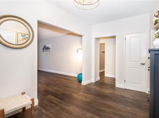 142 Garth Rd UNIT TB, Scarsdale, NY 10583