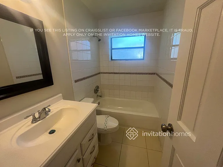 11171 NW 36th St — Photo 14