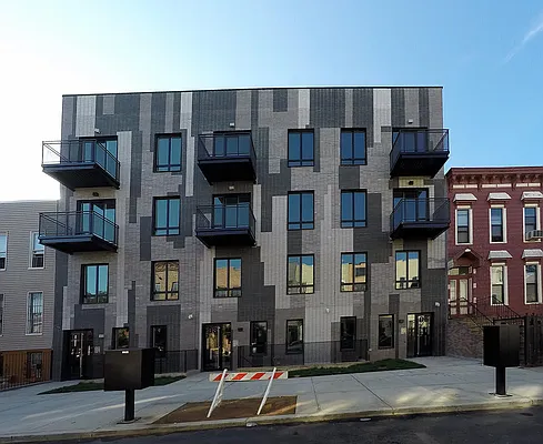 Rented by Cyberapts Management | media 17