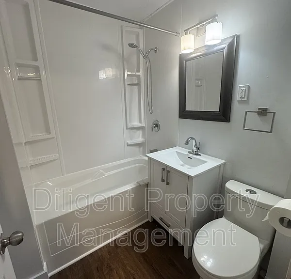 736 Stormont St #UPPER — Photo 13