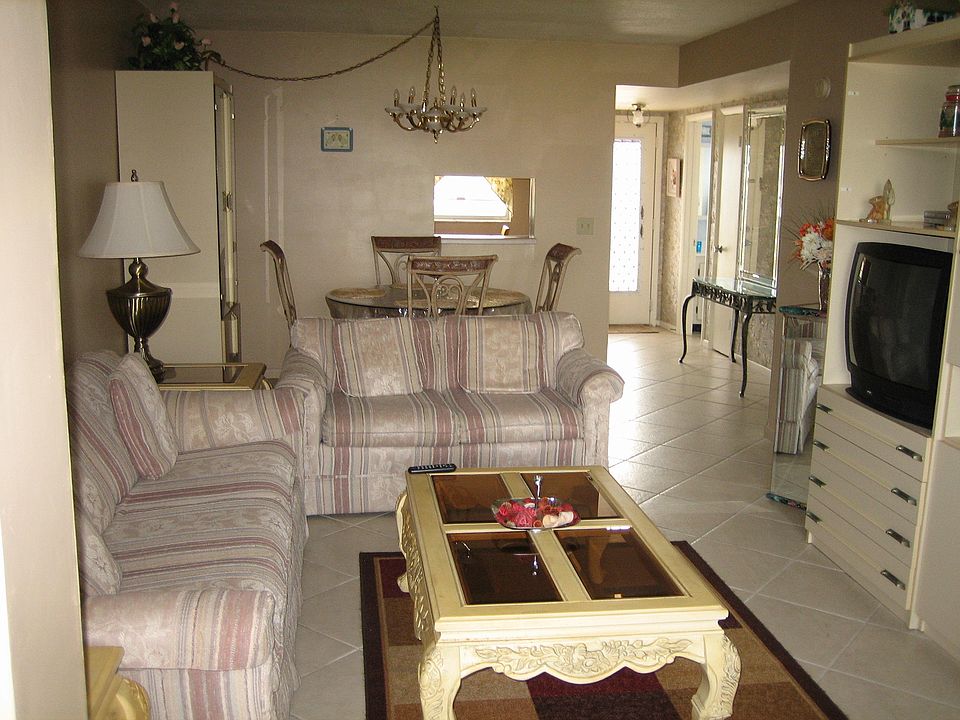 1st image of 2300 NE 1st Ln #3050