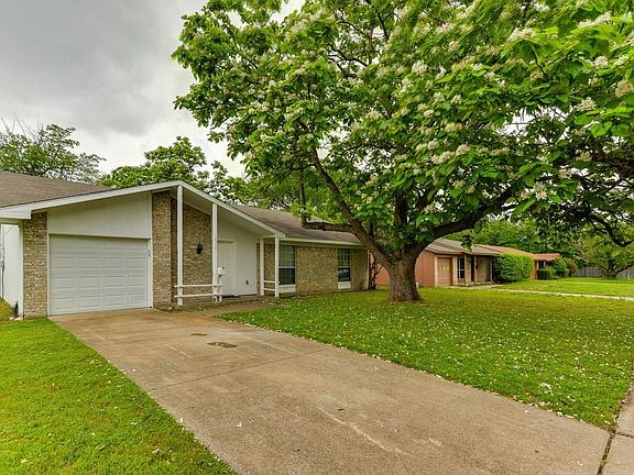 4th image of 515 Kelly Ct