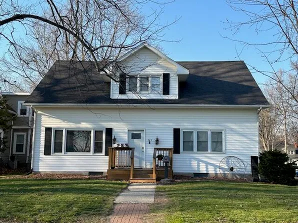 343 W Arrow St, Marshall, MO 65340