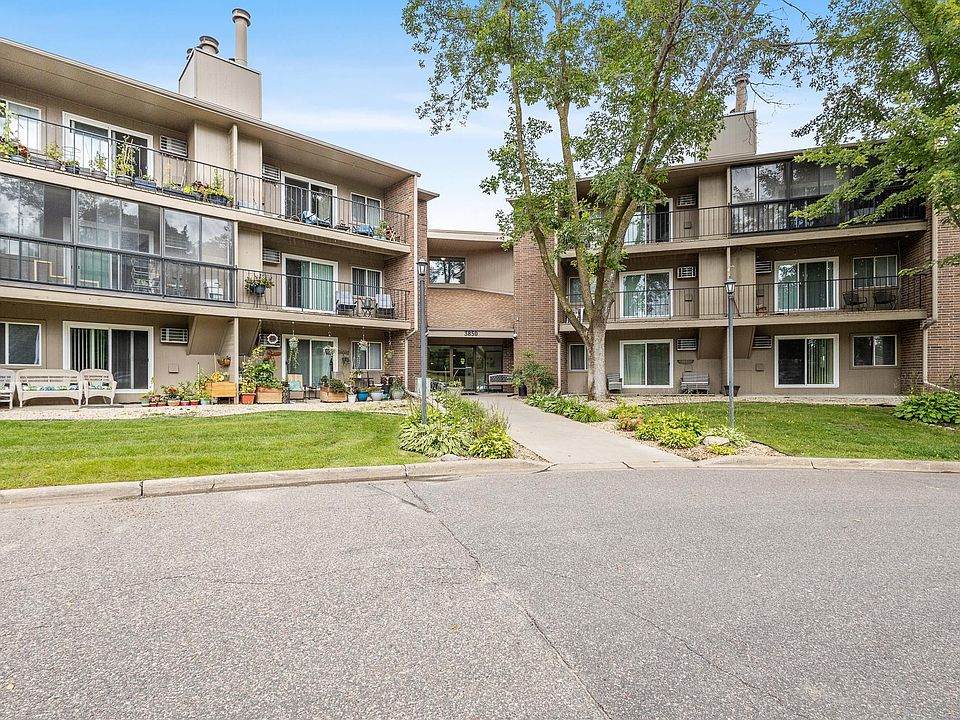 1st image of 3850 Plymouth Blvd APT 220