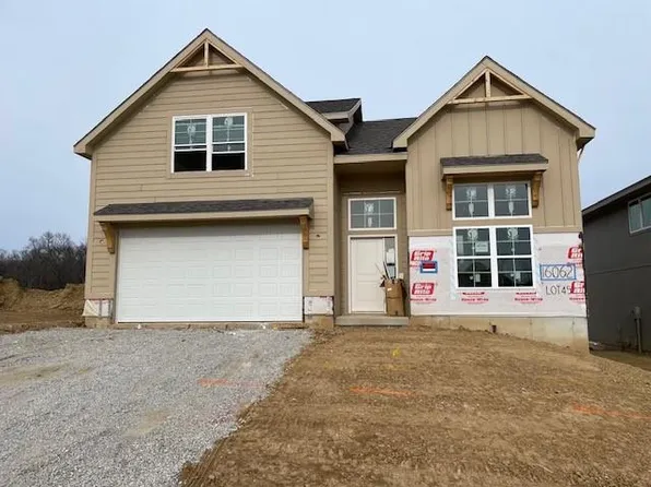 16062 Ryan Cir, Parkville, MO 64152