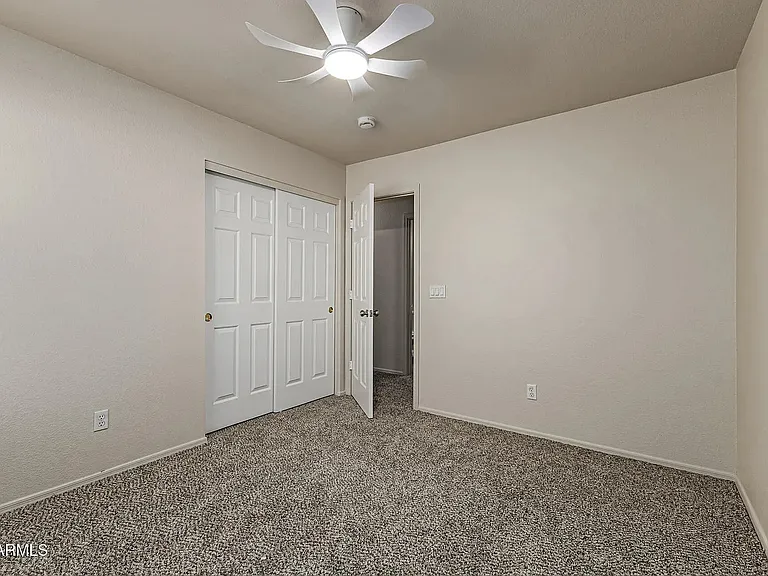 1145 E Windsor Dr — Photo 17