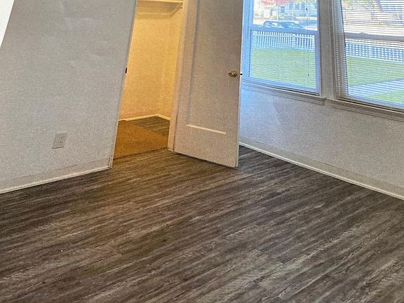 5th image of 130 E Yale Ave #130