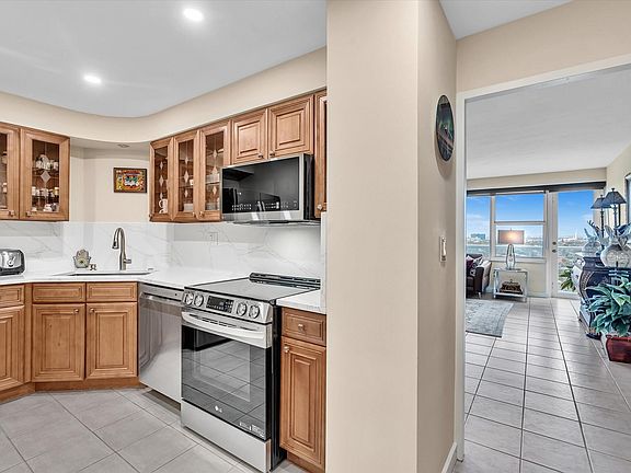 5th image of 3300 NE 36th Street #1402