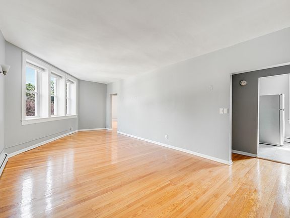 5th image of 101 1/2 Linwood Ave #2B