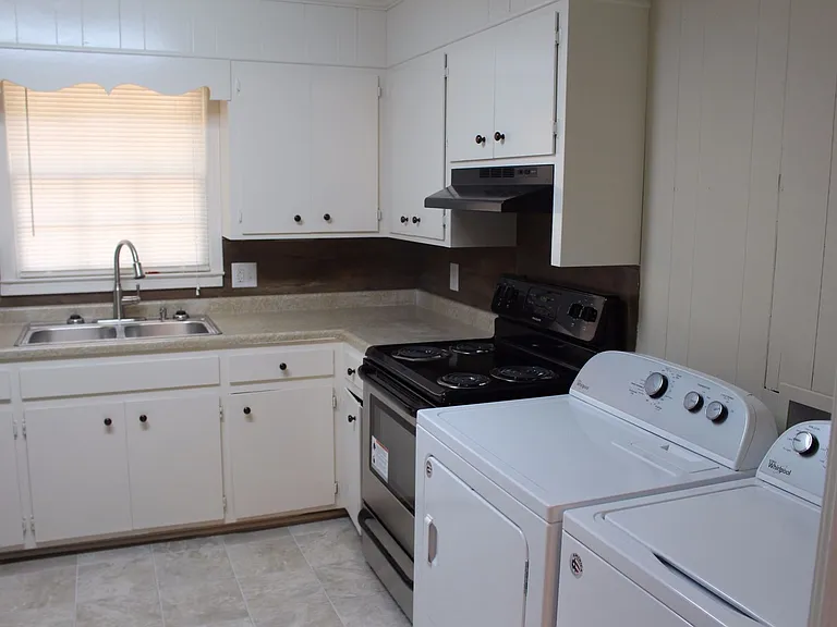 226 Cochran Rd — Photo 9