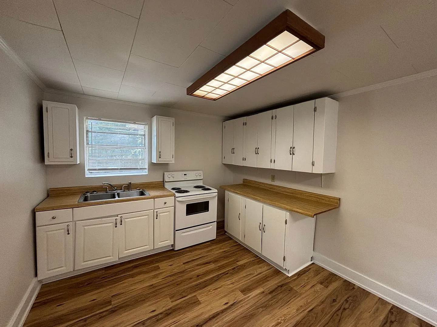 2 Bedroom 1 Bath House — Photo 3