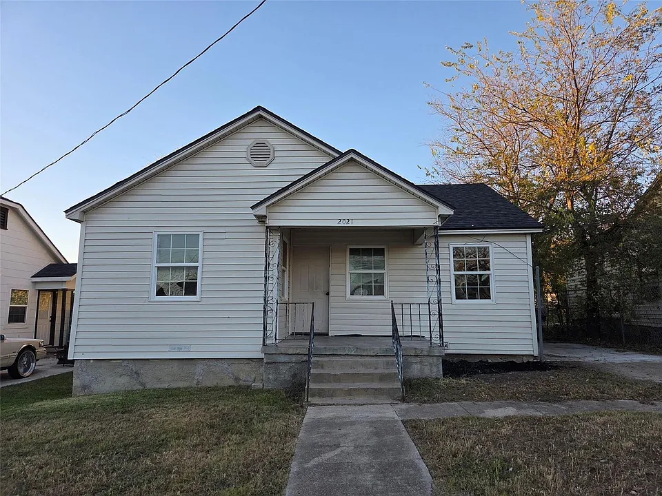 2021 Gurley Ave