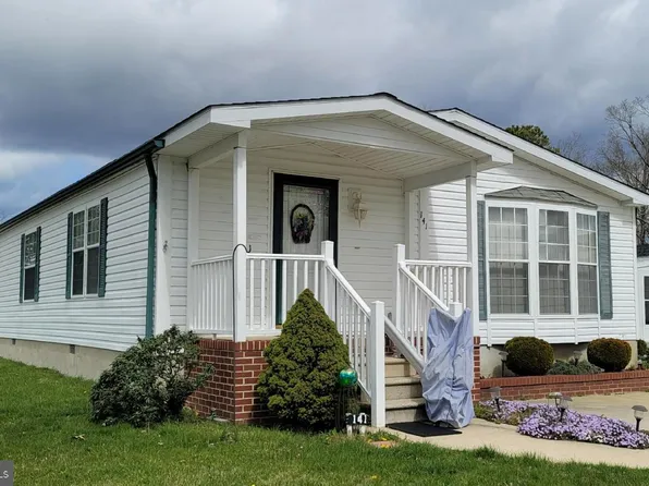 141 Country Ln, Buena, NJ 08310