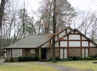 1861 Green Briar Dr, Huntsville, TX 77340