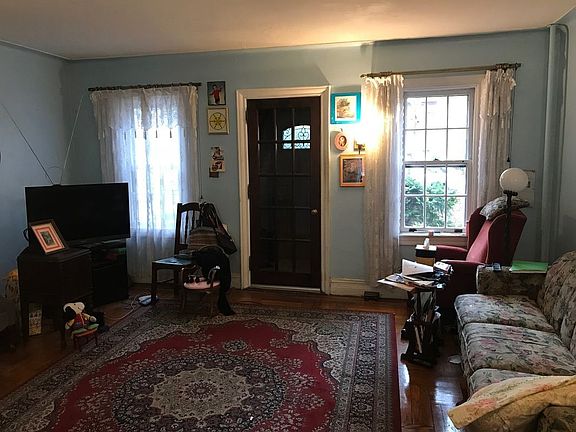 3rd image of 6825 Harrow St
