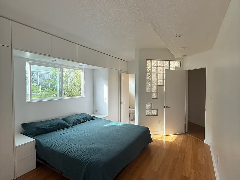 2529 Abbot Kinney Blvd #1/2 — Photo 15