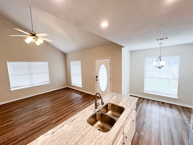120 Covey Run Pl — Photo 2
