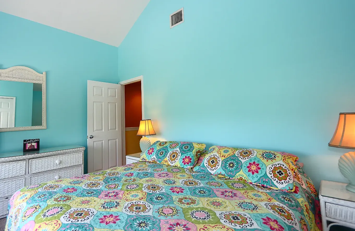 3 bed, 1060 sqft, $4,500 — Photo 2