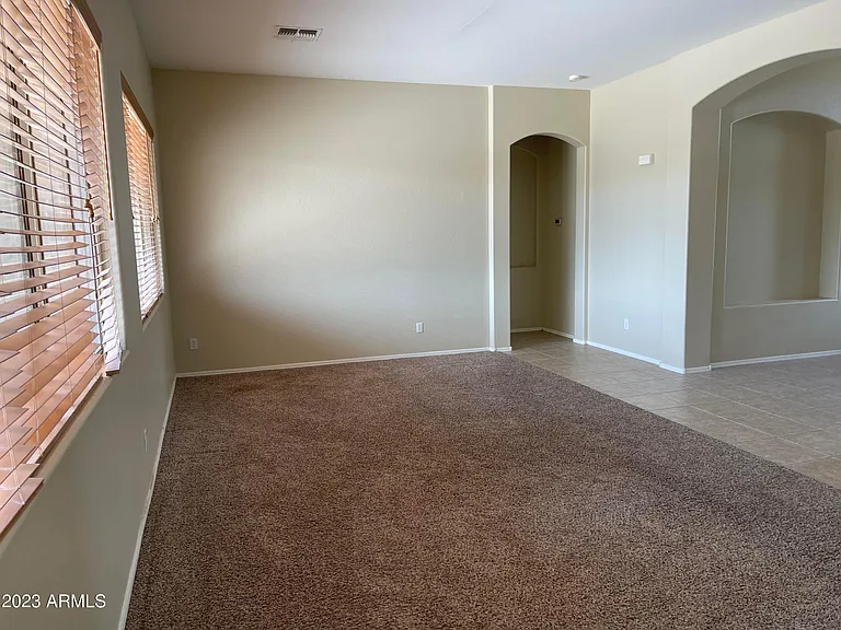 2619 E Hazeltine Way — Photo 7