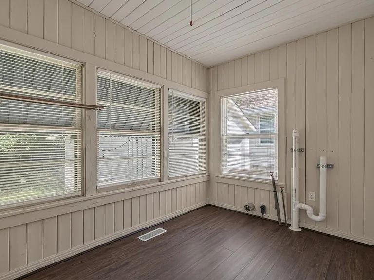 102 Chitwood St — Photo 14