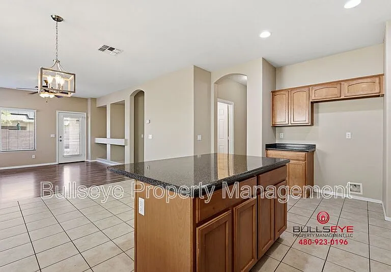 44178 W Venture Ln — Photo 11