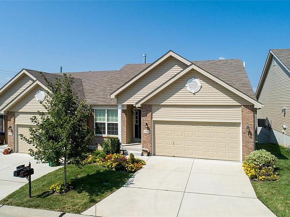 Walking Distance From Suson Park !!
