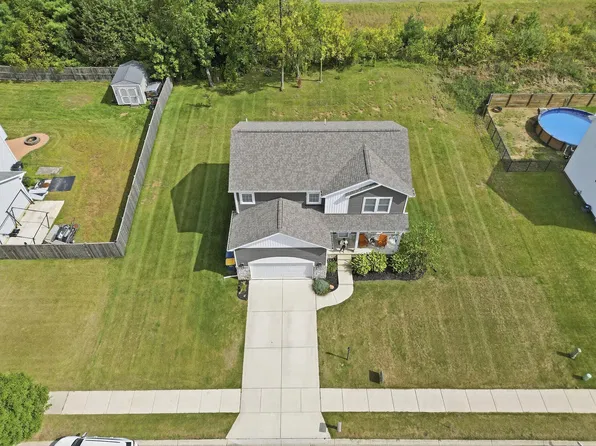 3304 Blue Grouse St, Valparaiso, IN 46383