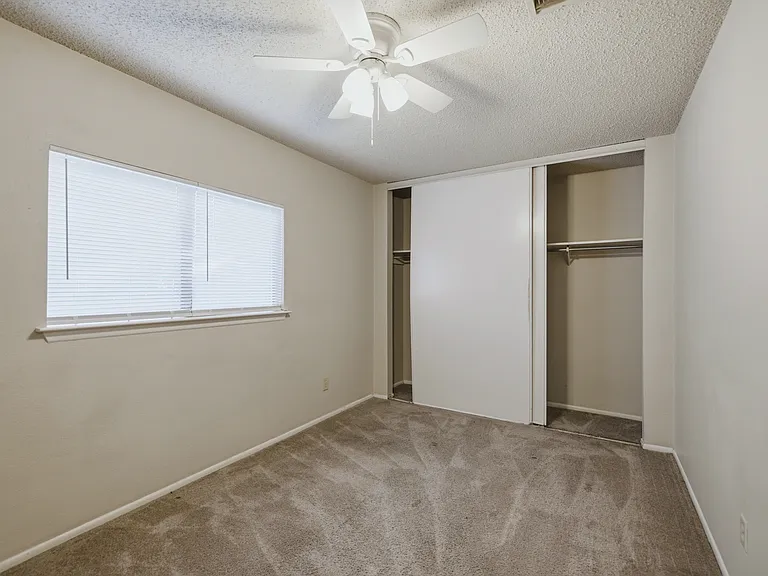 6826 Celes Meadow Dr — Photo 10