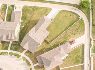 1100 Black Cherry Dr, Aubrey, TX 76227