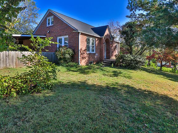 3rd image of 2729 Belcourt Dr