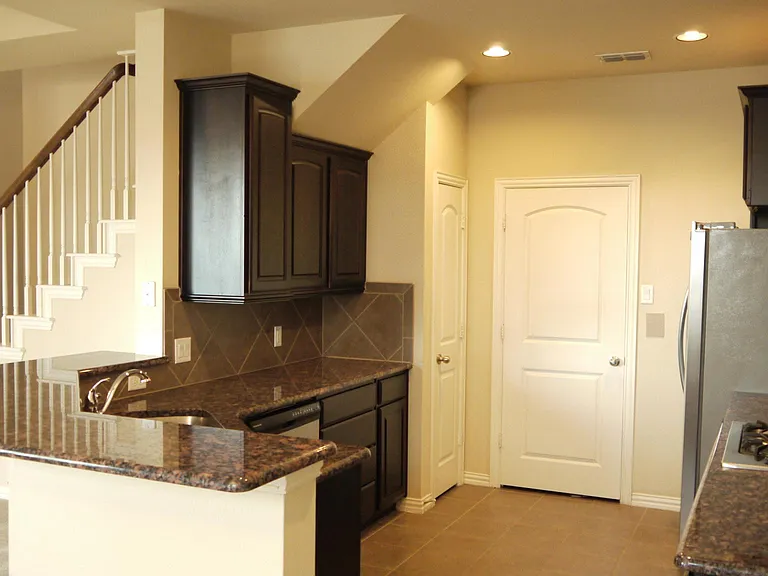 4660 Perthshire Ct — Photo 4