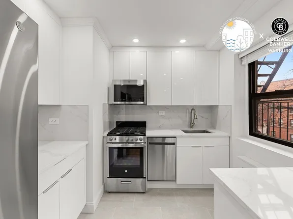 25-10 31st Ave #3K, Astoria, NY 11106