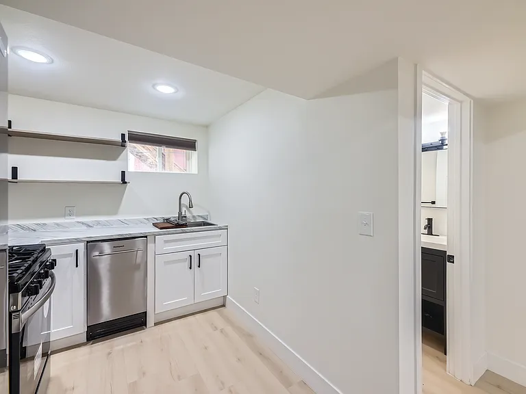 333 N Columbine St #A2 — Photo 5