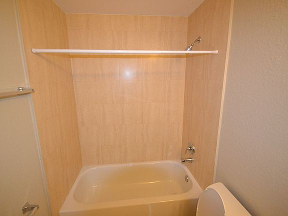 2nd image of 2725 NE 8th Ave APT 106