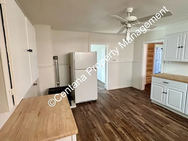 854 Main — Photo 5