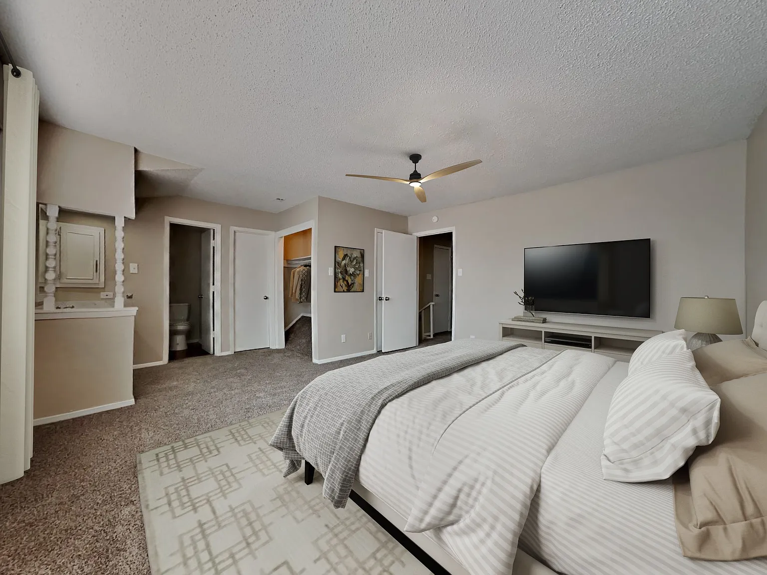 3 bed, 2.5 bath, 1818 sqft, $1,499 — Photo 3