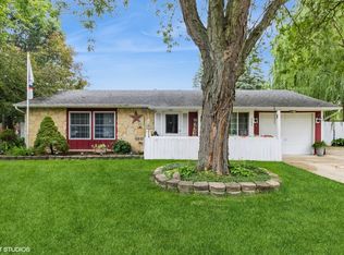 343 N Waverly Ct, Elgin, IL 60120